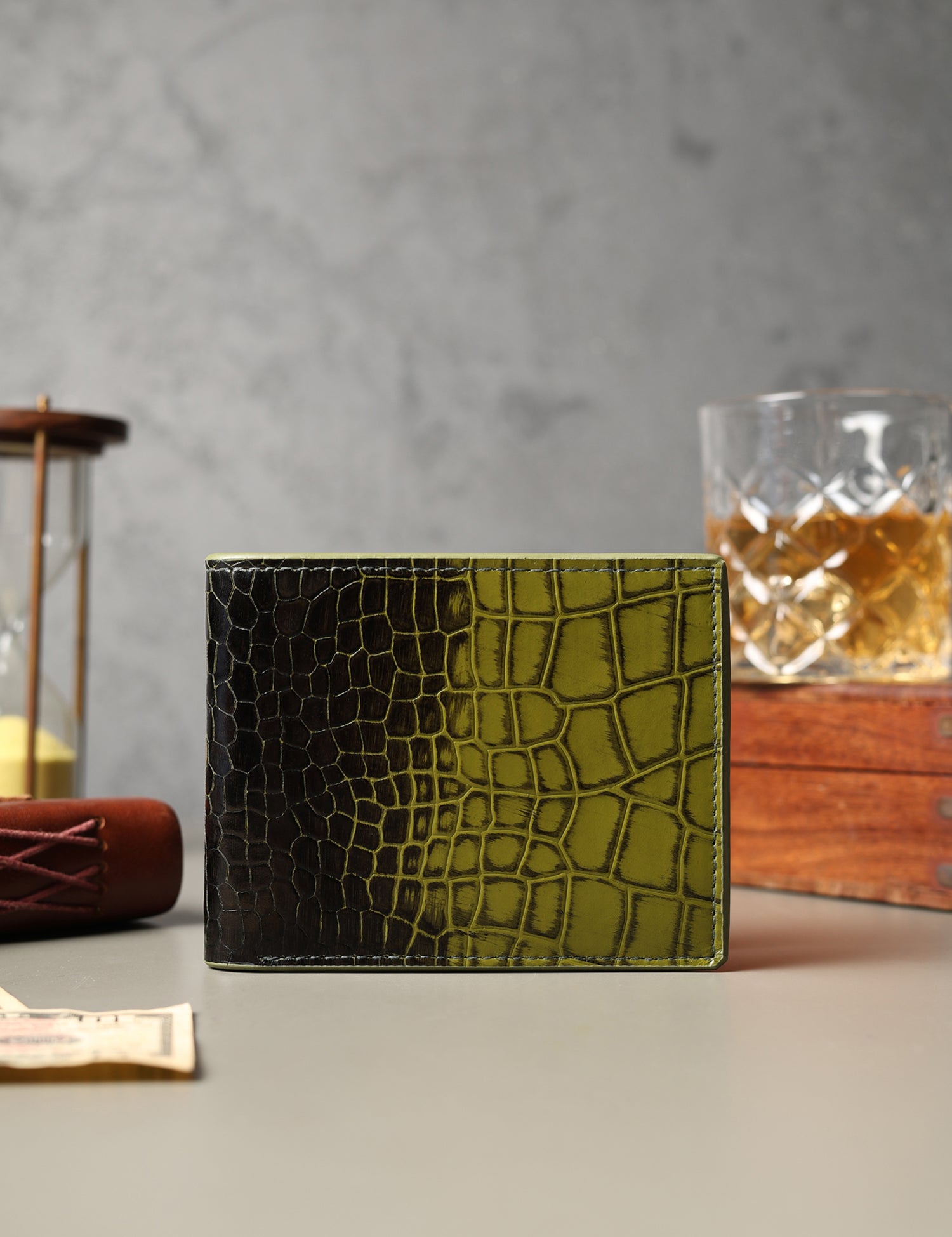 Croc Élan – Men's Genuine Leather Croc Texture Bifold Wallet