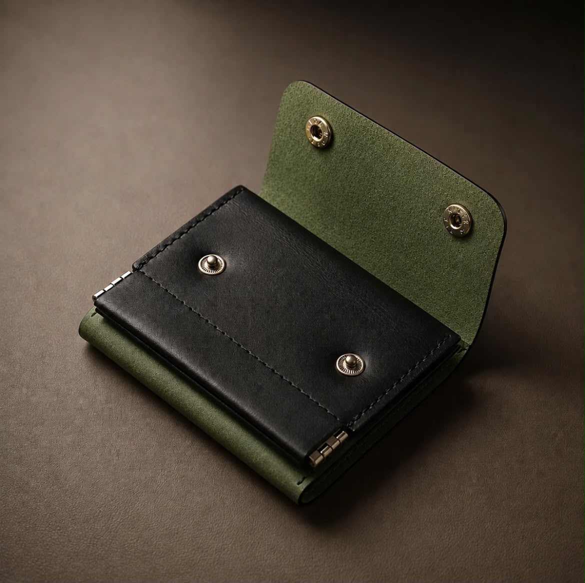 CoinClip Men’s Minimalist Leather Wallet